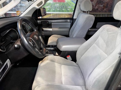 2022 Toyota Sequoia SR5 5.7L