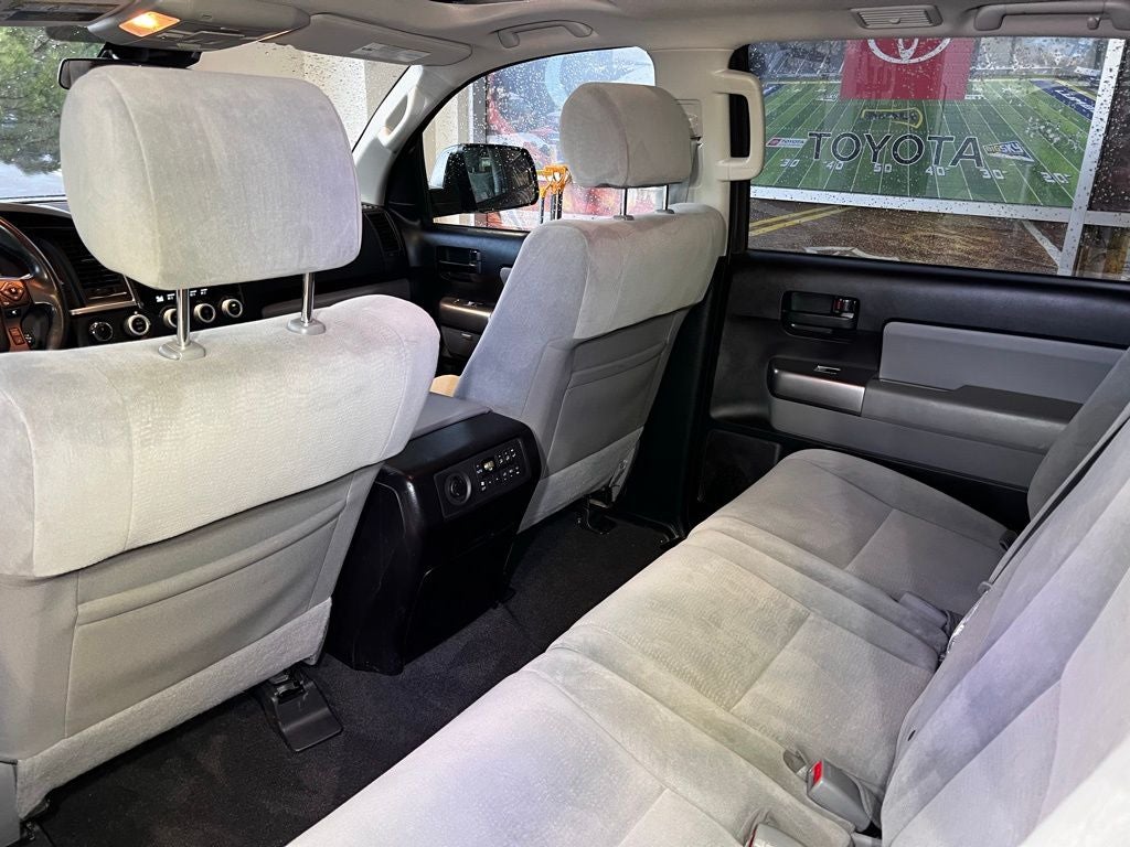 2022 Toyota Sequoia SR5 5.7L