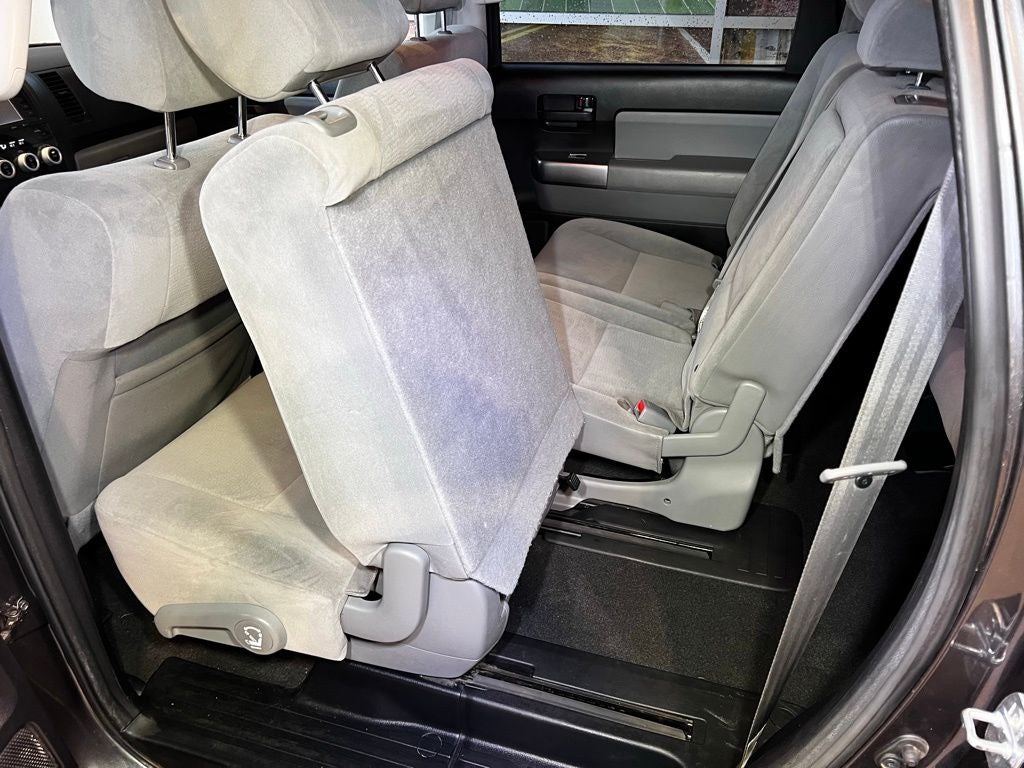 2022 Toyota Sequoia SR5 5.7L