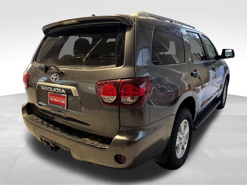 2022 Toyota Sequoia SR5 5.7L