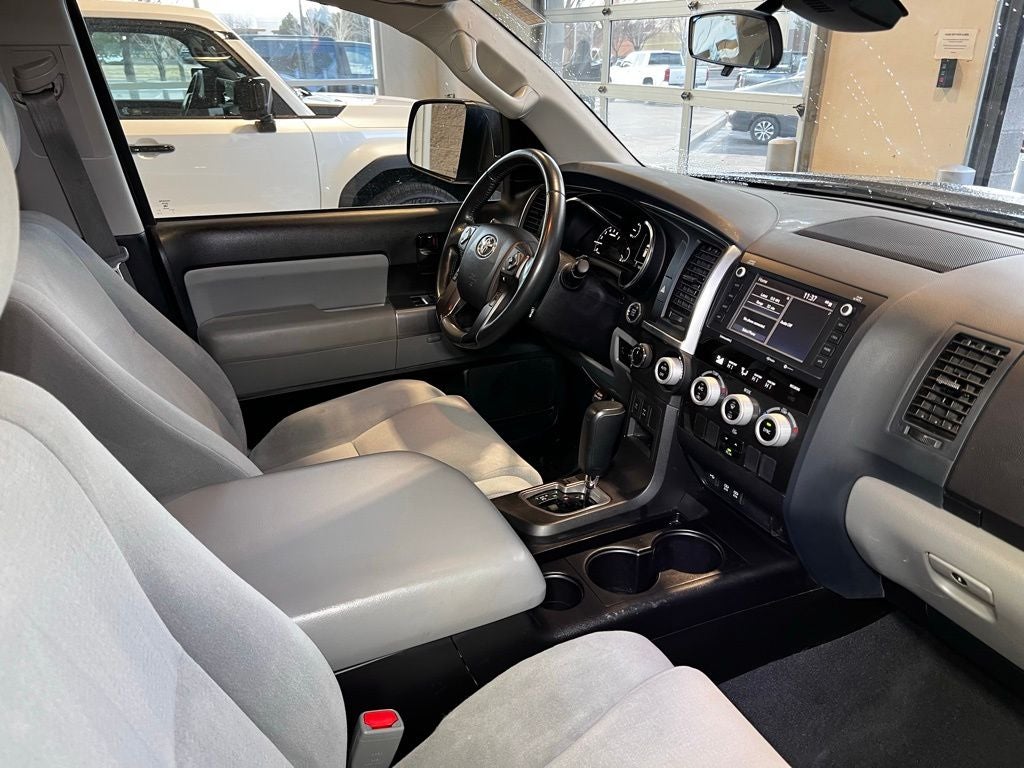 2022 Toyota Sequoia SR5 5.7L