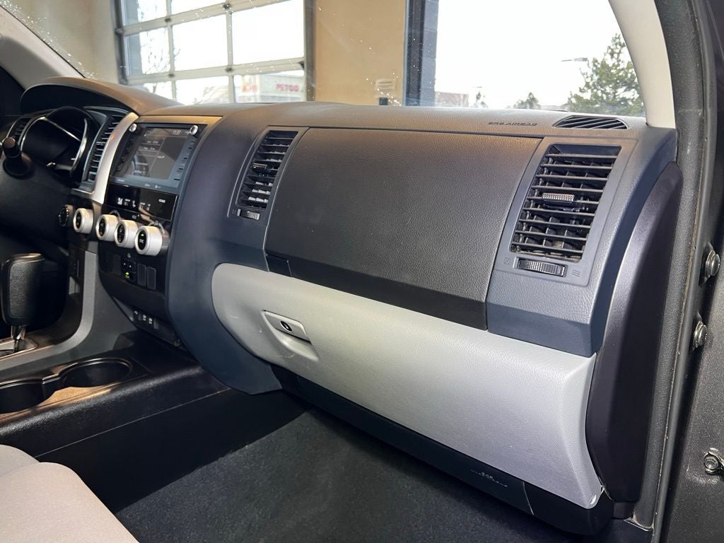 2022 Toyota Sequoia SR5 5.7L