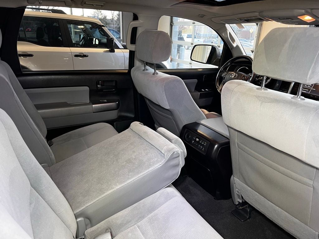 2022 Toyota Sequoia SR5 5.7L