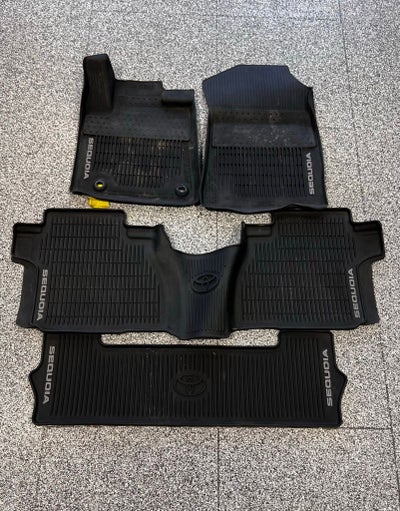 2022 Toyota Sequoia SR5 5.7L