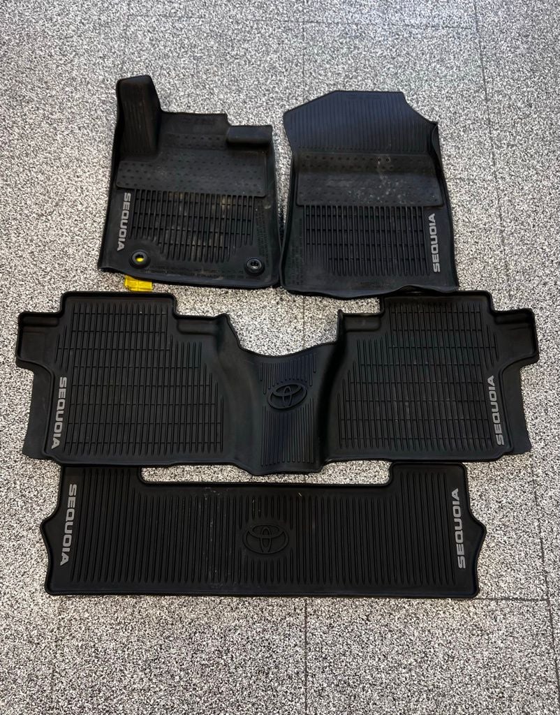 2022 Toyota Sequoia SR5 5.7L