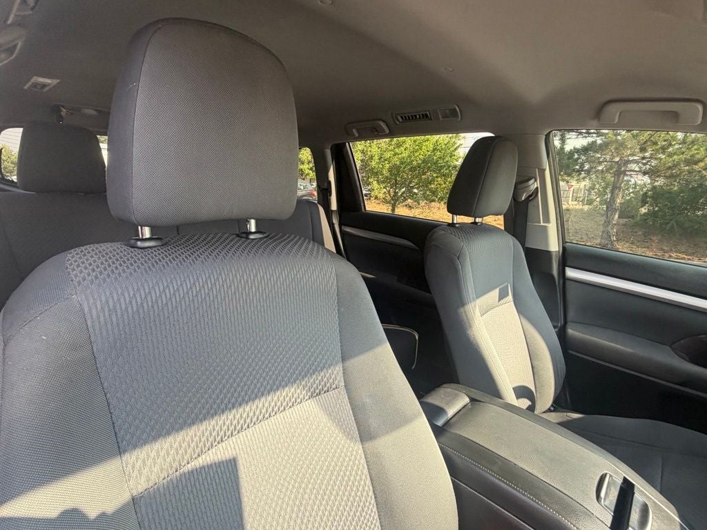 2017 Toyota Highlander LE