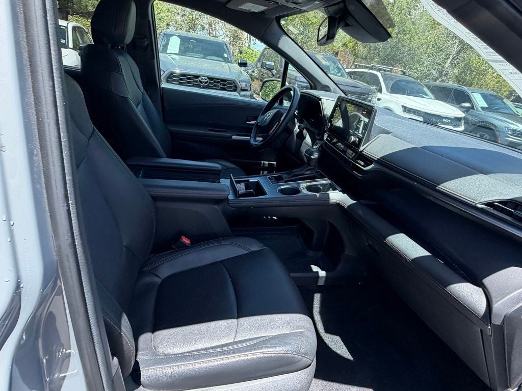 2024 Toyota Sienna Woodland Edition
