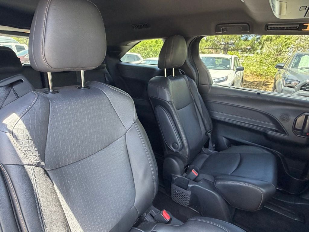 2024 Toyota Sienna Woodland Edition