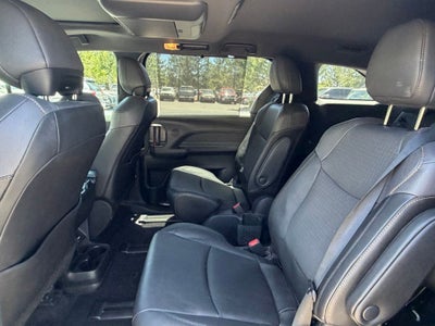 2024 Toyota Sienna Woodland Edition