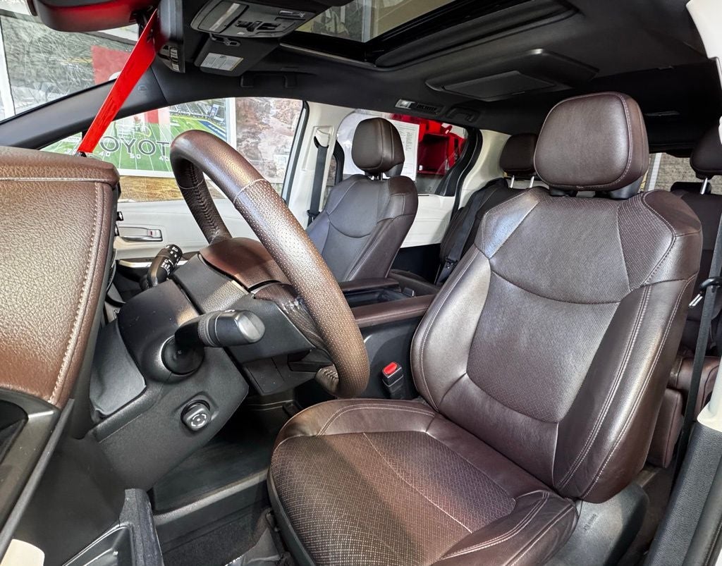2022 Toyota Sienna Platinum 7 Passenger