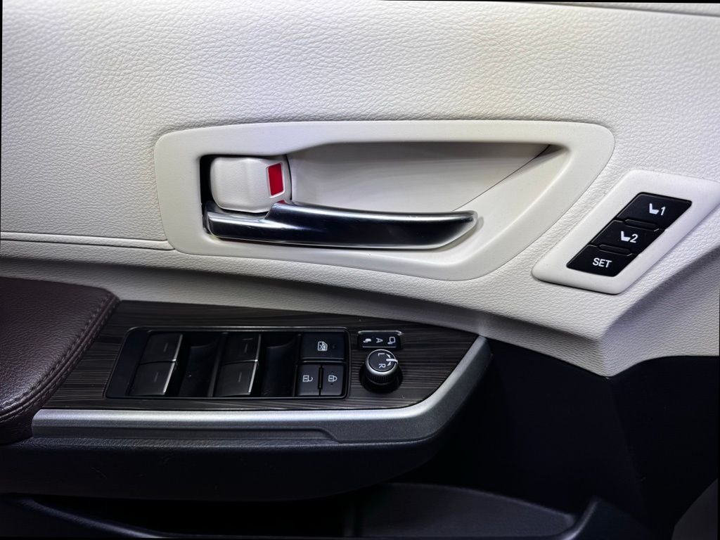 2022 Toyota Sienna Platinum 7 Passenger