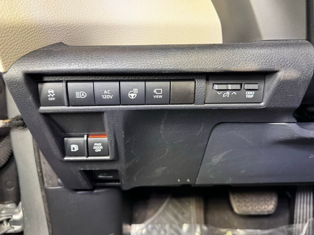 2022 Toyota Sienna Platinum 7 Passenger