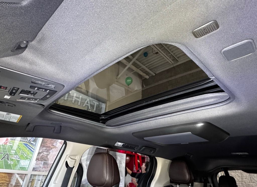 2022 Toyota Sienna Platinum 7 Passenger
