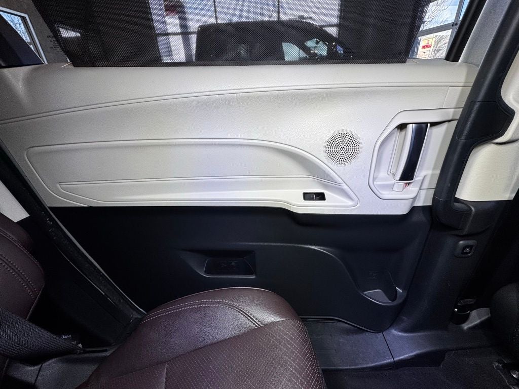 2022 Toyota Sienna Platinum 7 Passenger