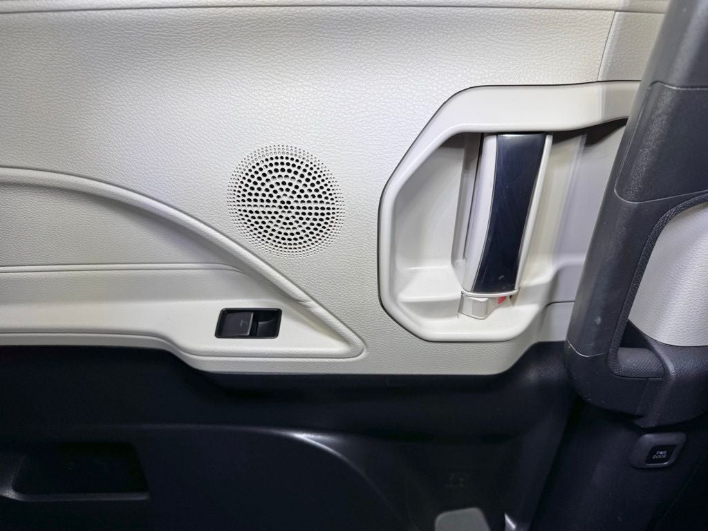 2022 Toyota Sienna Platinum 7 Passenger