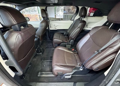 2022 Toyota Sienna Platinum 7 Passenger