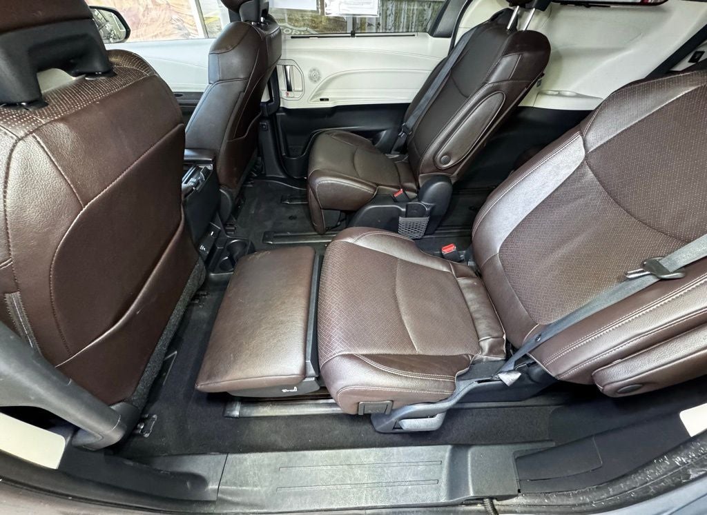 2022 Toyota Sienna Platinum 7 Passenger