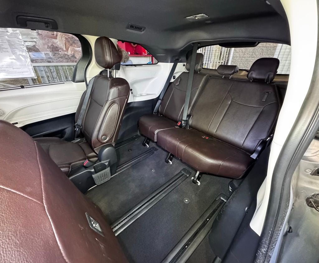 2022 Toyota Sienna Platinum 7 Passenger