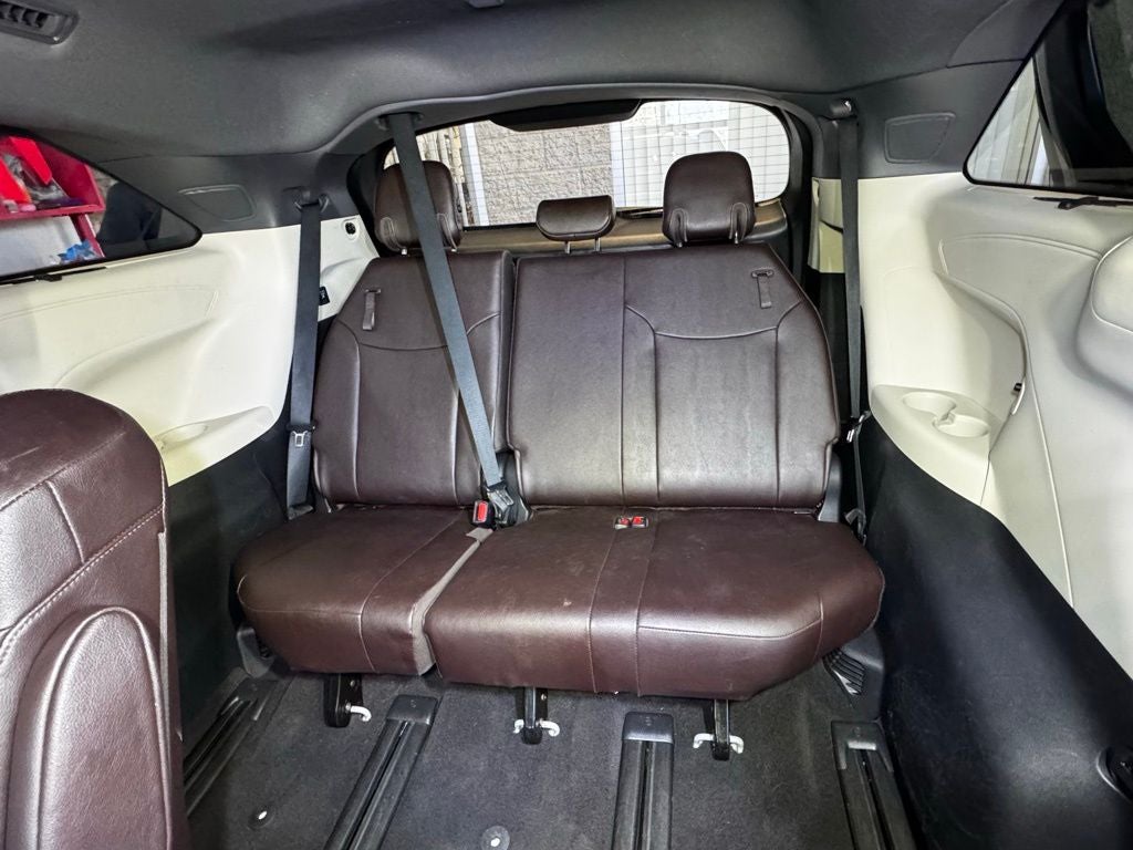 2022 Toyota Sienna Platinum 7 Passenger