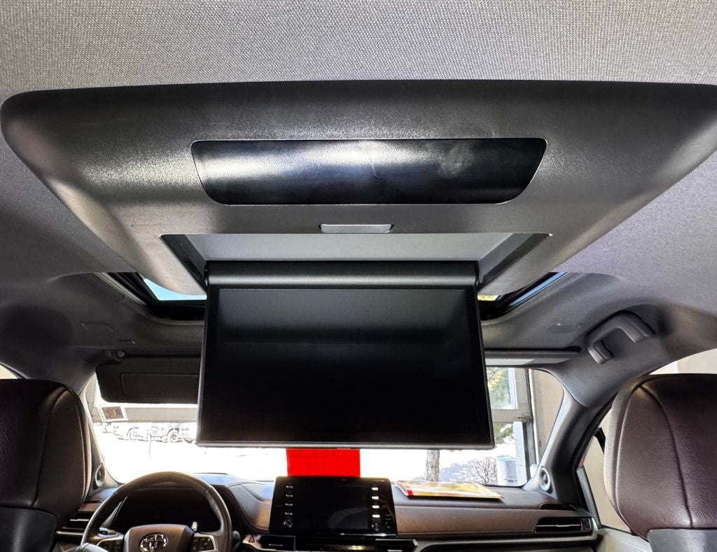 2022 Toyota Sienna Platinum 7 Passenger