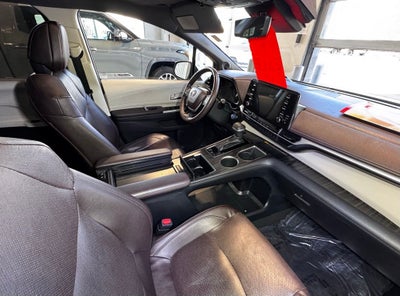 2022 Toyota Sienna Platinum 7 Passenger