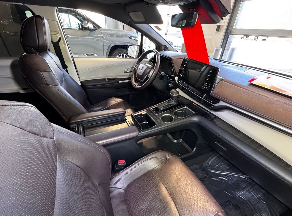 2022 Toyota Sienna Platinum 7 Passenger