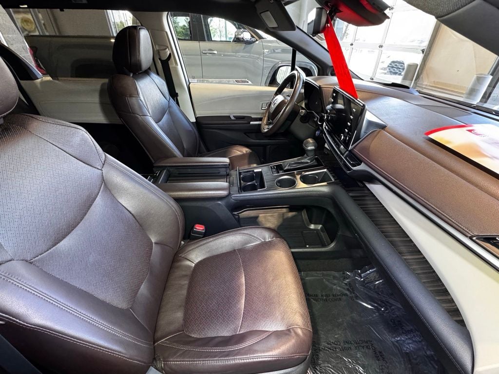 2022 Toyota Sienna Platinum 7 Passenger