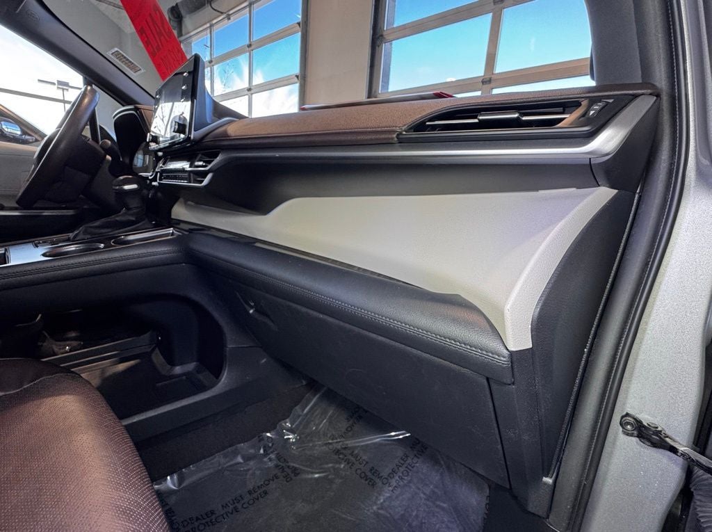 2022 Toyota Sienna Platinum 7 Passenger