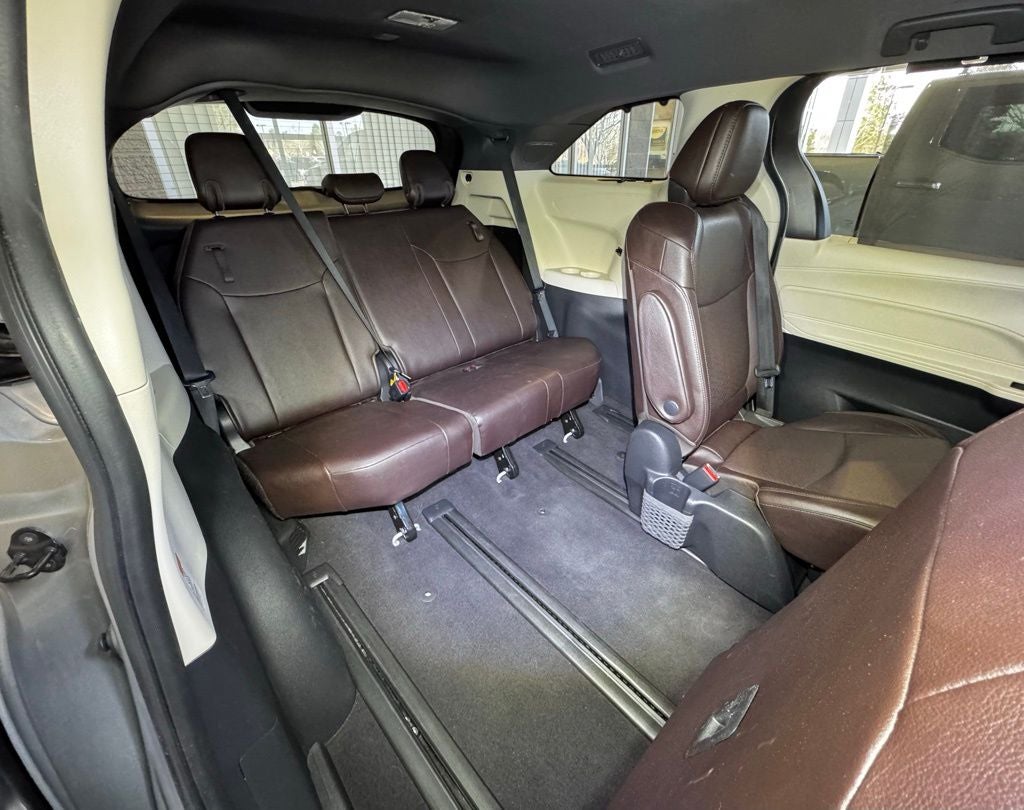 2022 Toyota Sienna Platinum 7 Passenger
