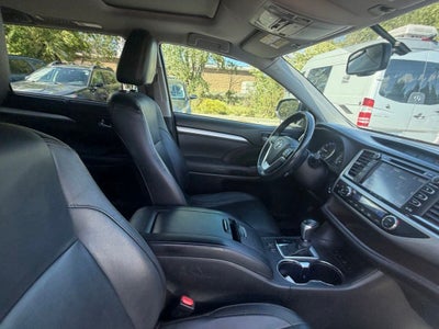2016 Toyota Highlander XLE V6