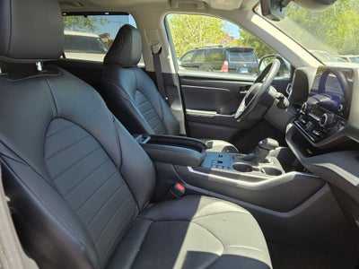 2024 Toyota Highlander Hybrid XLE