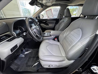 2023 Toyota Highlander Hybrid XLE