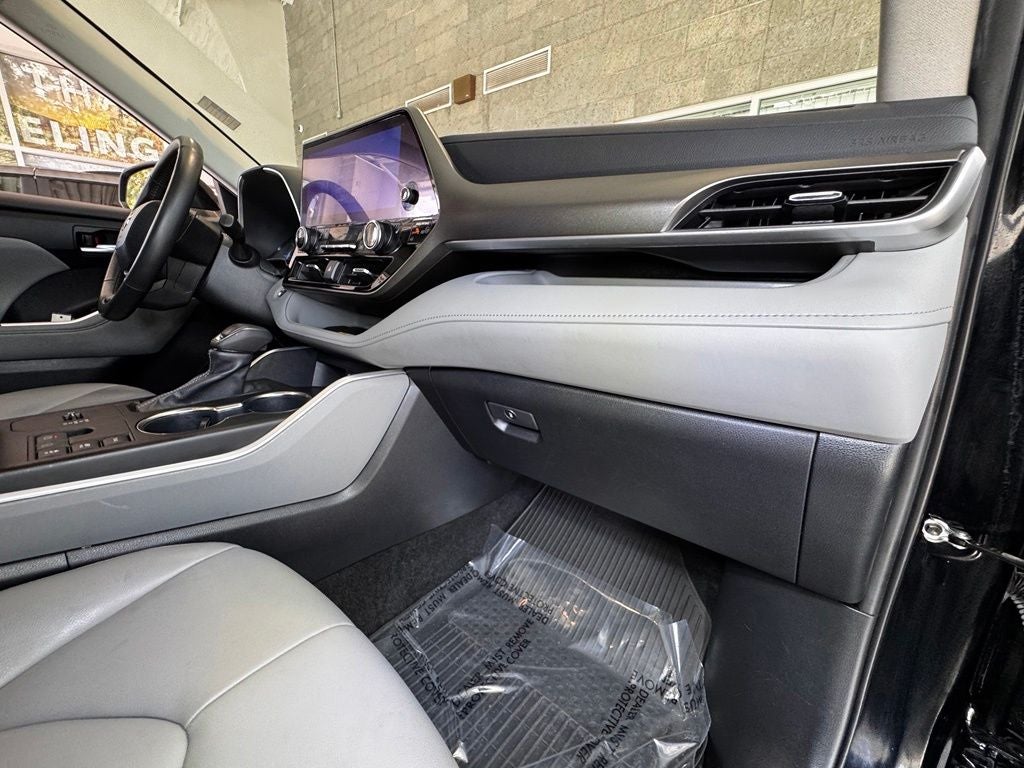 2023 Toyota Highlander Hybrid XLE