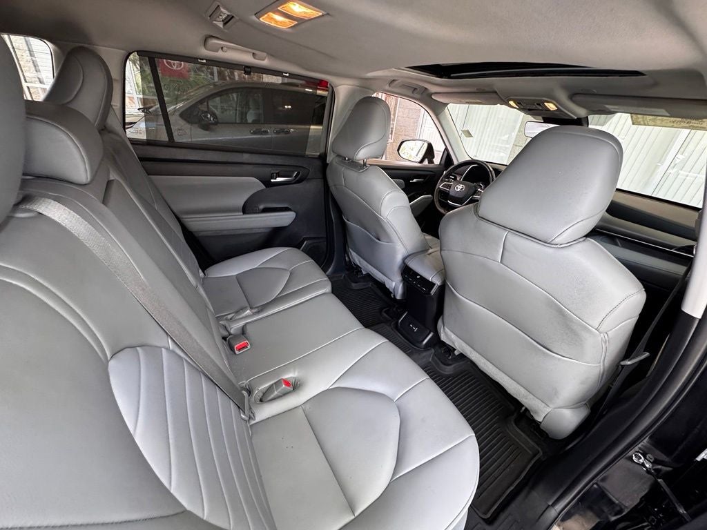 2023 Toyota Highlander Hybrid XLE