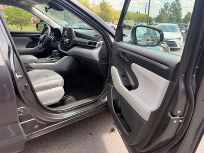 2025 Toyota Highlander LE