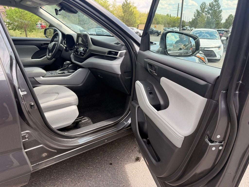 2025 Toyota Highlander LE