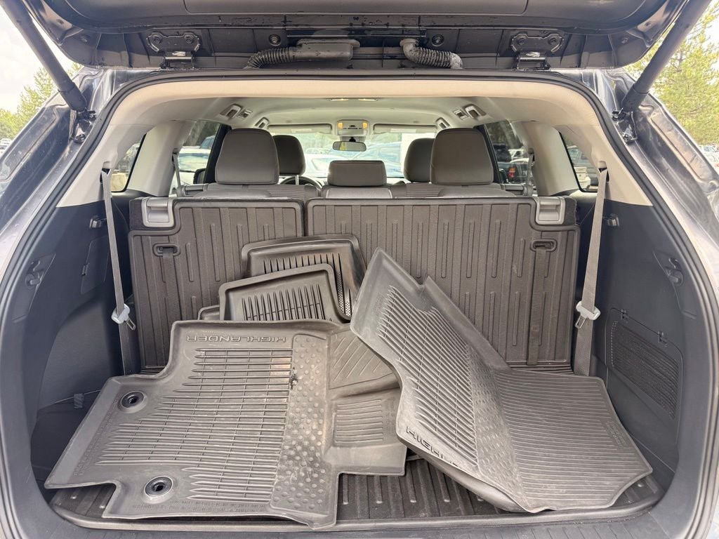 2025 Toyota Highlander LE