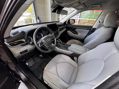 2025 Toyota Highlander LE