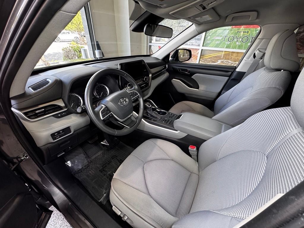 2025 Toyota Highlander LE