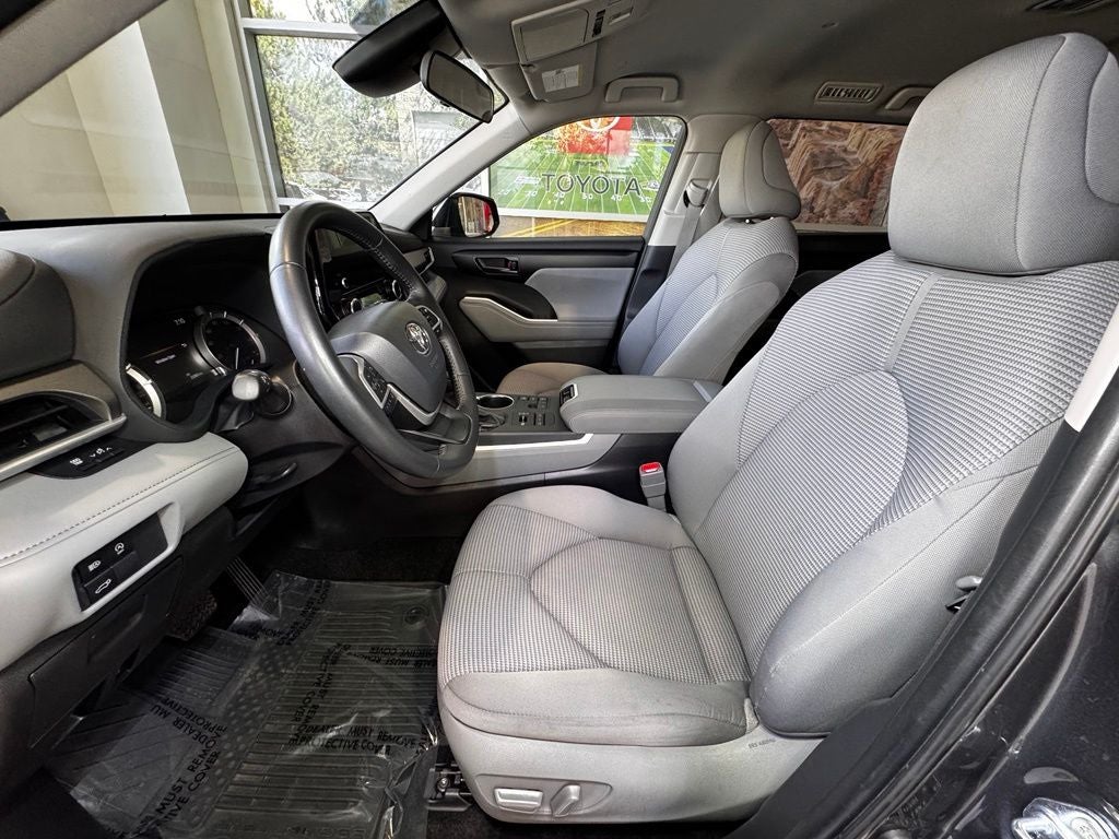 2025 Toyota Highlander LE