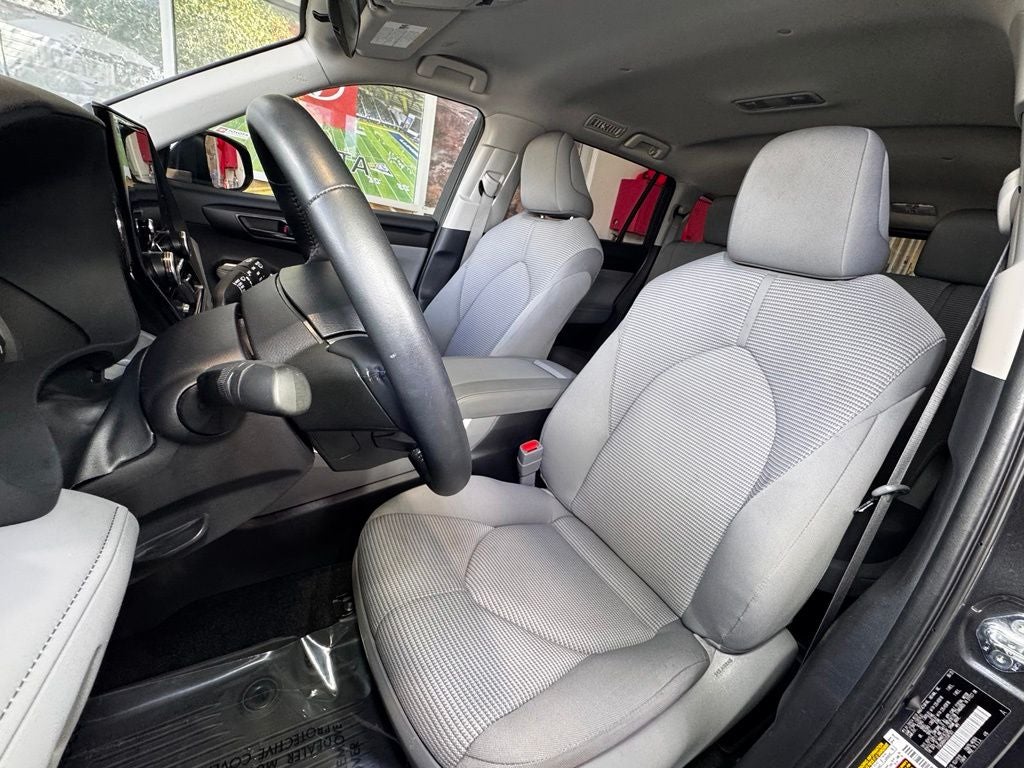 2025 Toyota Highlander LE