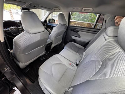 2025 Toyota Highlander LE