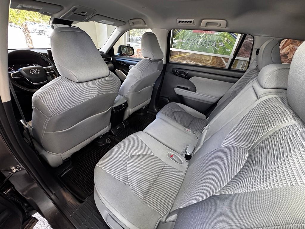 2025 Toyota Highlander LE