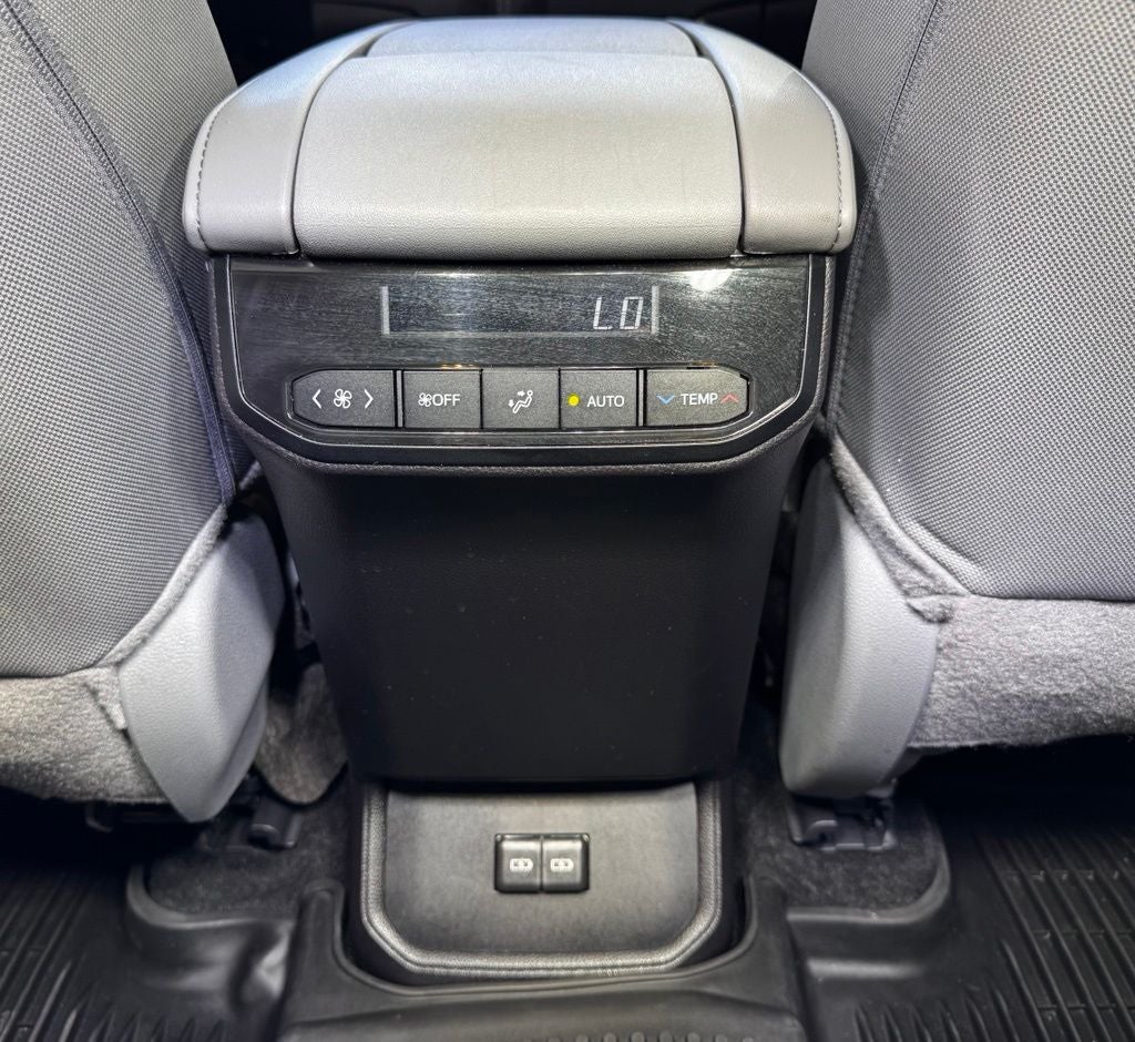 2025 Toyota Highlander LE