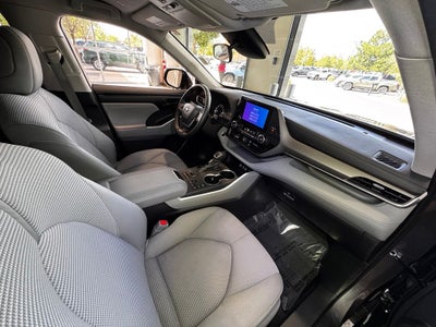 2025 Toyota Highlander LE
