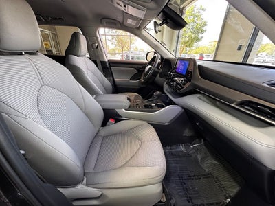 2025 Toyota Highlander LE