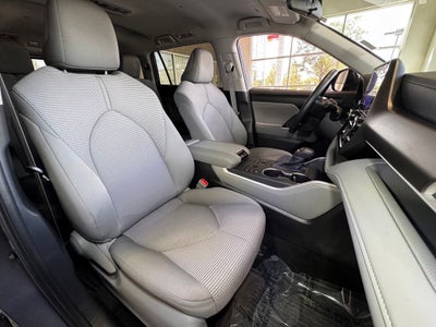 2025 Toyota Highlander LE