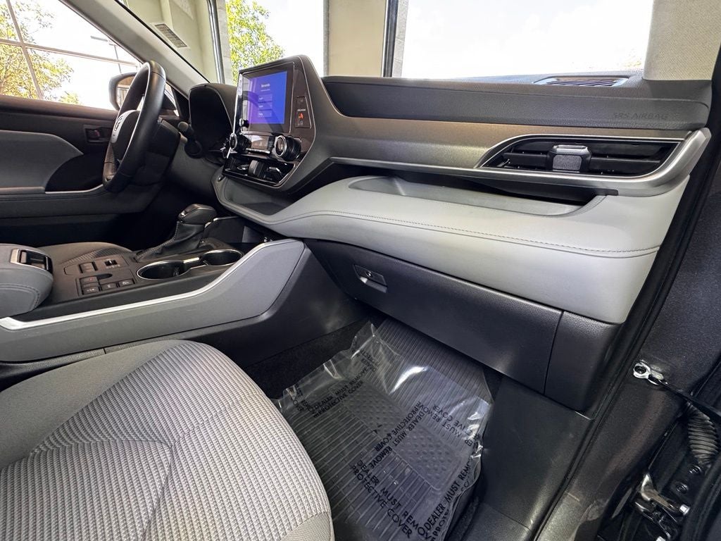 2025 Toyota Highlander LE