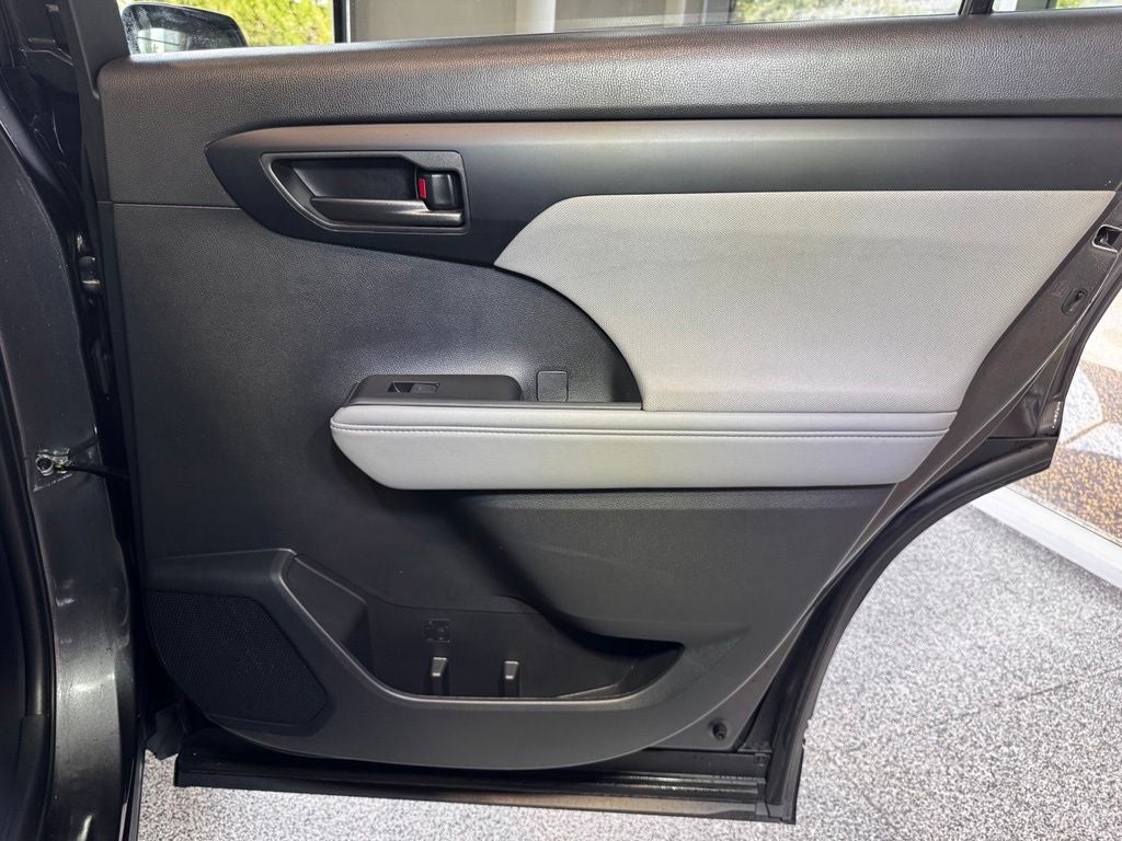 2025 Toyota Highlander LE