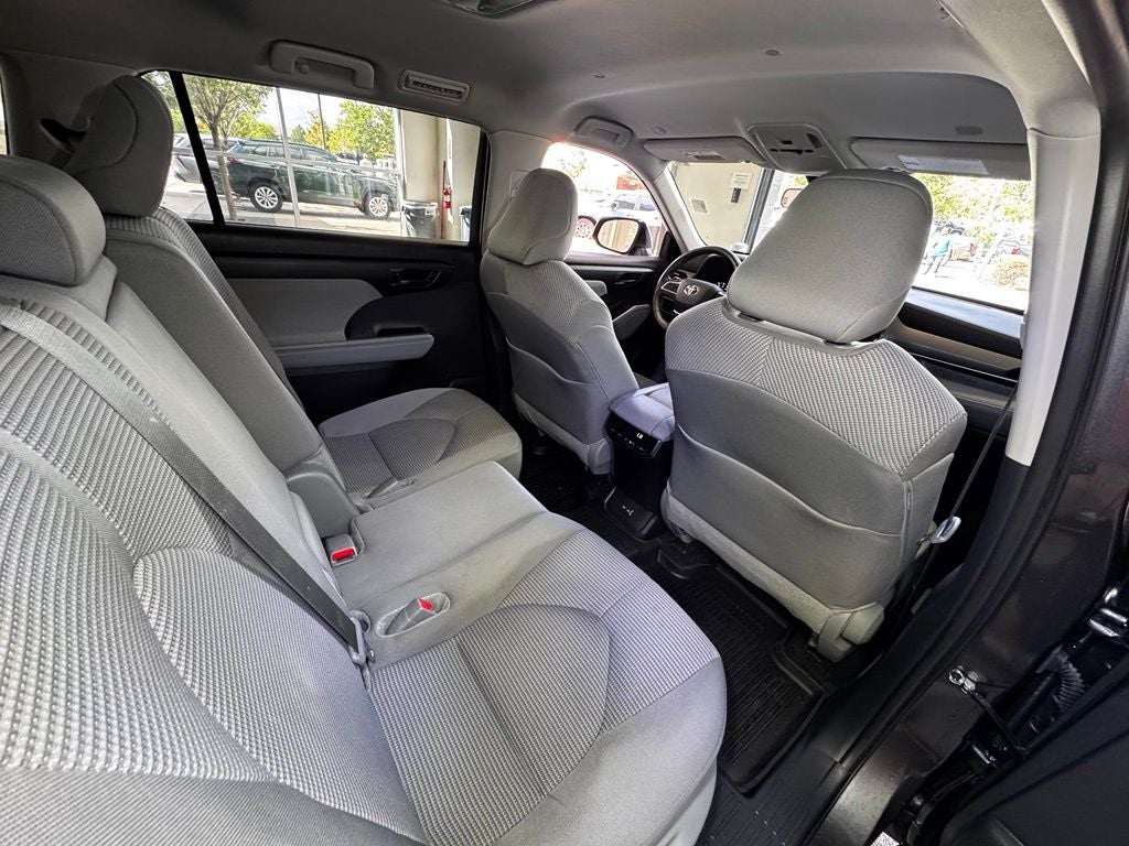 2025 Toyota Highlander LE